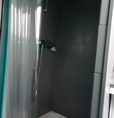 A 800 Metres Du Mythique Virage De *